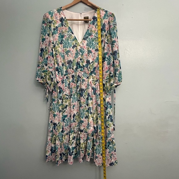 TAYLOR DRESS - Picture 1 of 13